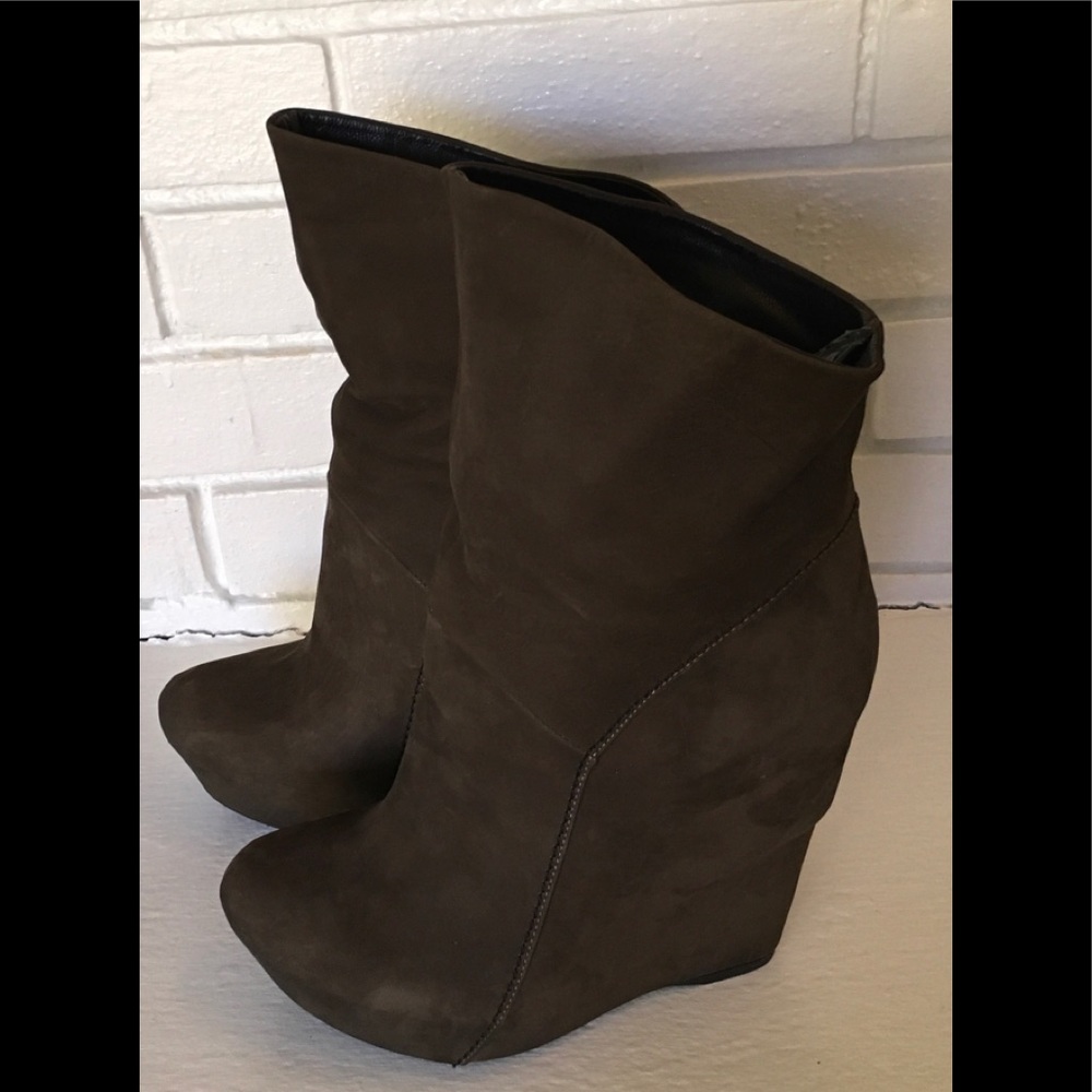 Vic Matie brown suede ankle wedge booties Sz 8